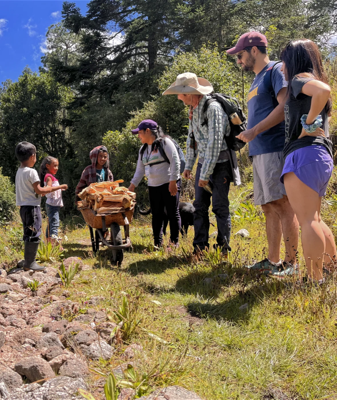 https://tierraventura.com/Raices Vivas living traditions