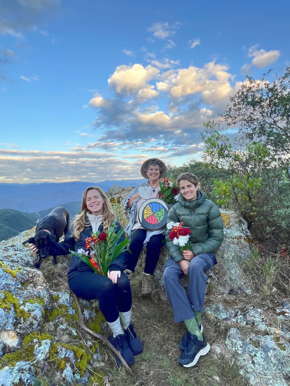 Kiera, Claudia and Eve on the Hill of the Jaguar/Pueblos Mancomunados
