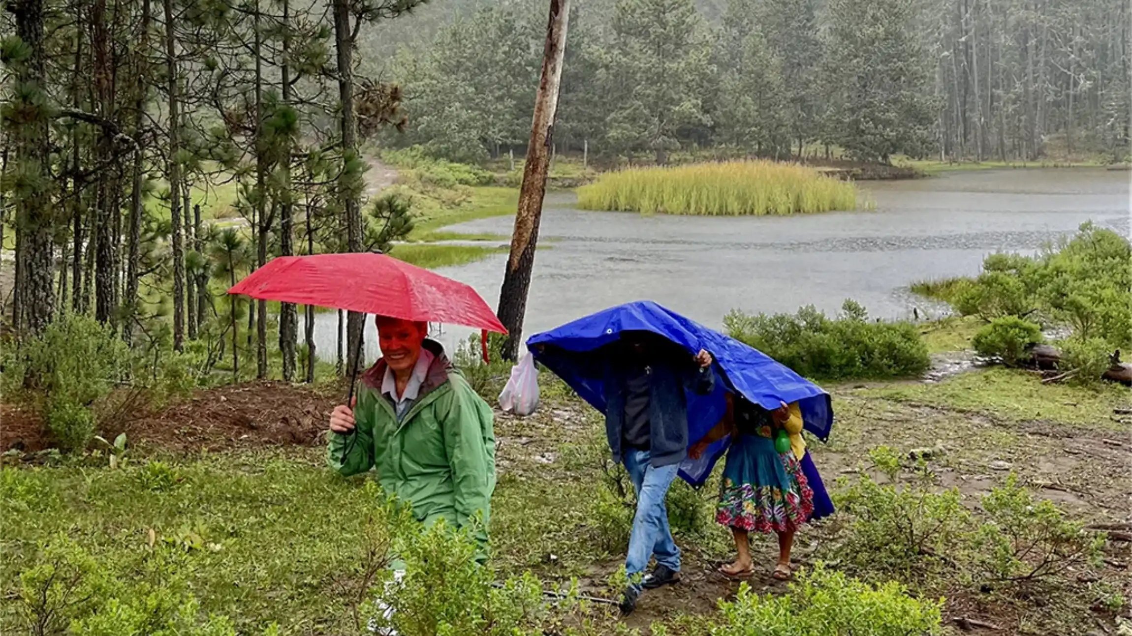 Rainy hike at La Ventosa by San Miguel del Valle