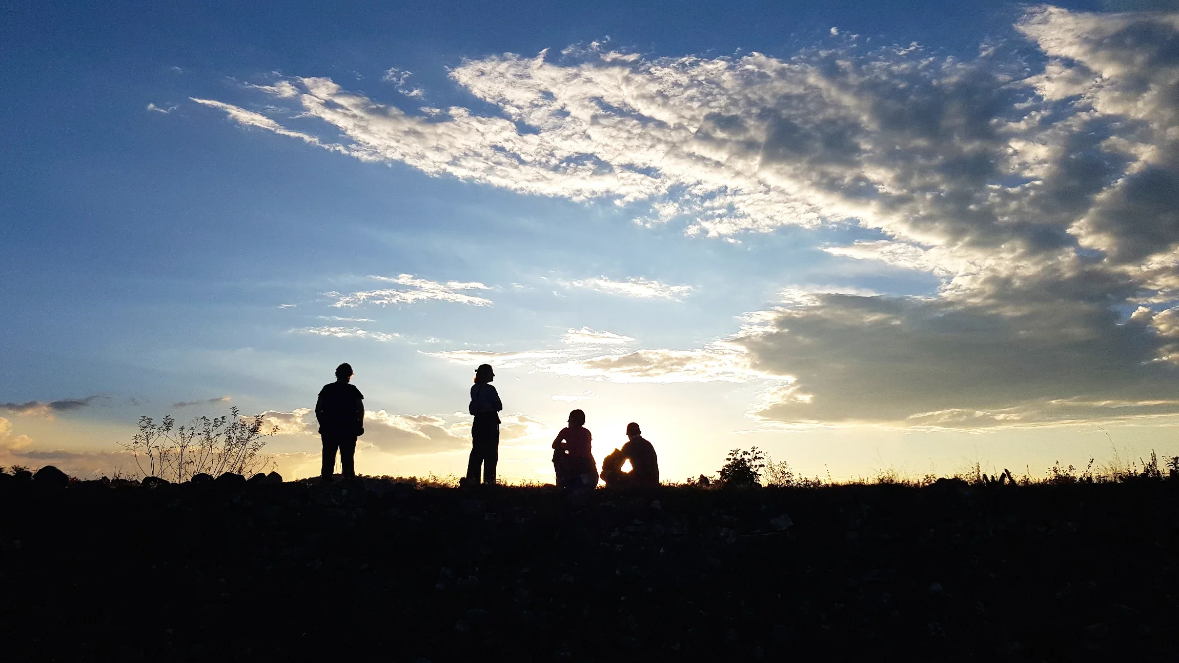 Saluting the sunset at the Hill of the Jaguar by Santa Catarina Lachatao/Pueblos Mancomunados